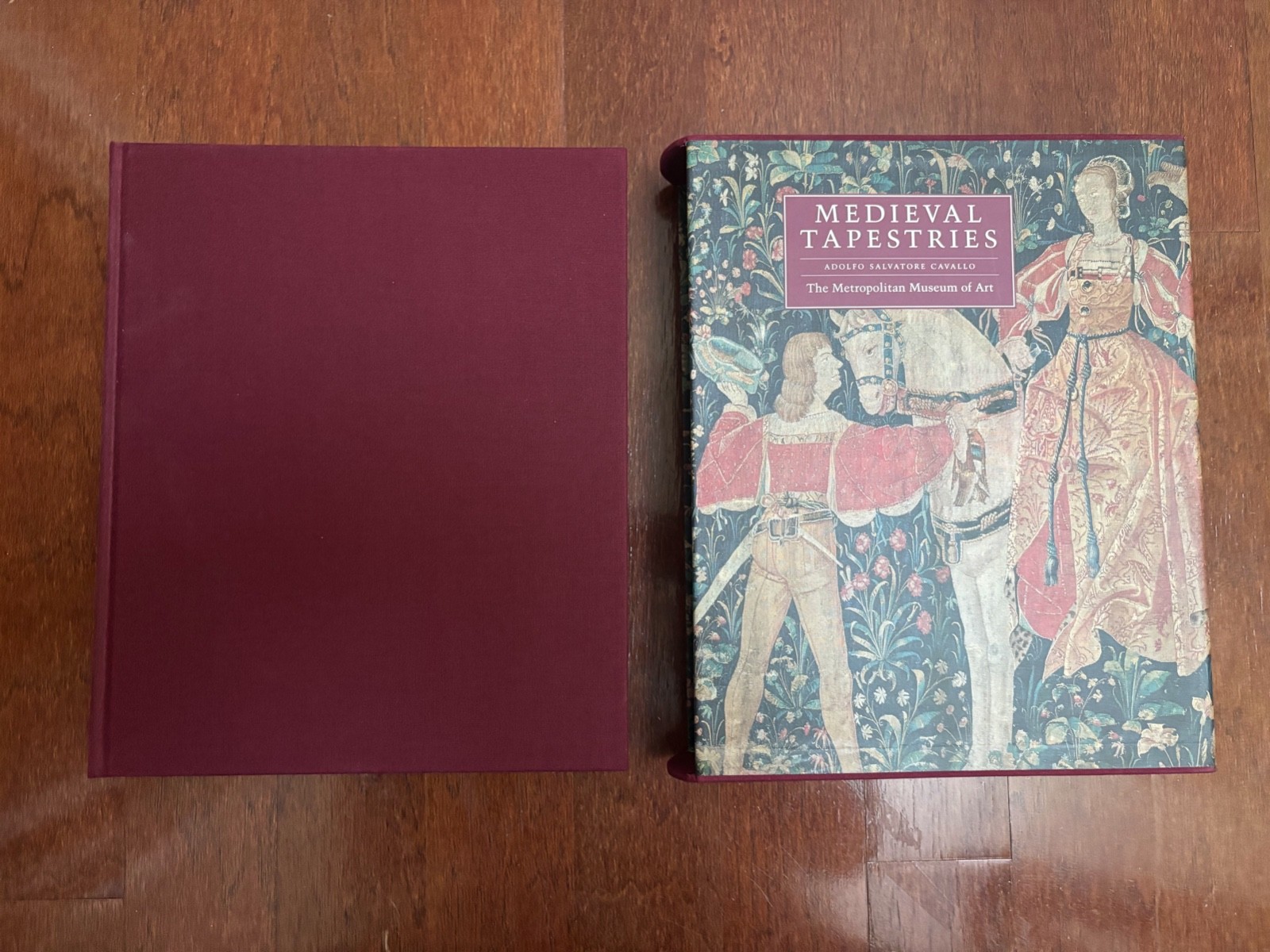 MEDIEVAL TAPESTRIES IN THE METROPOLITAN MUSEUM OF Art by CAVALLO – 1993 HB MINT