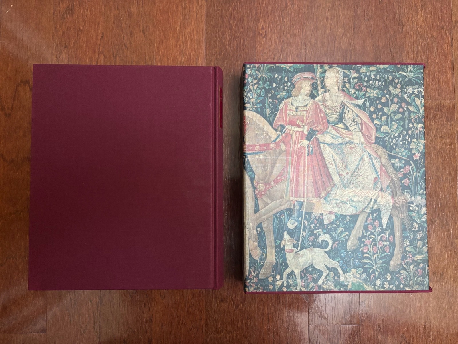 MEDIEVAL TAPESTRIES IN THE METROPOLITAN MUSEUM OF Art by CAVALLO – 1993 HB MINT